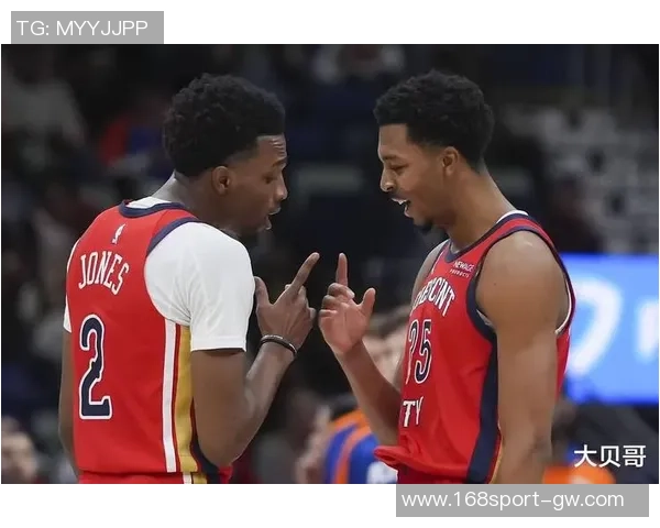 墨菲半场表现抢眼6投4中砍下13分4篮板三分球完美3中3助球队领先 墨菲半场表现抢眼6投4中砍下13分4篮板三分球完美3中3助球队领先