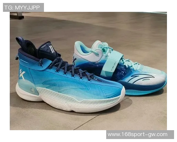 库里穿安踏鞋引发克莱赞叹希望他能赢但也表示敬意 库里穿安踏鞋引发克莱赞叹希望他能赢但也表示敬意