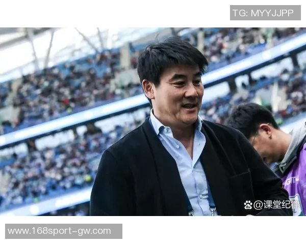 国安迅速调整训练计划总经理李明亲临现场指导球队训练 国安迅速调整训练计划总经理李明亲临现场指导球队训练