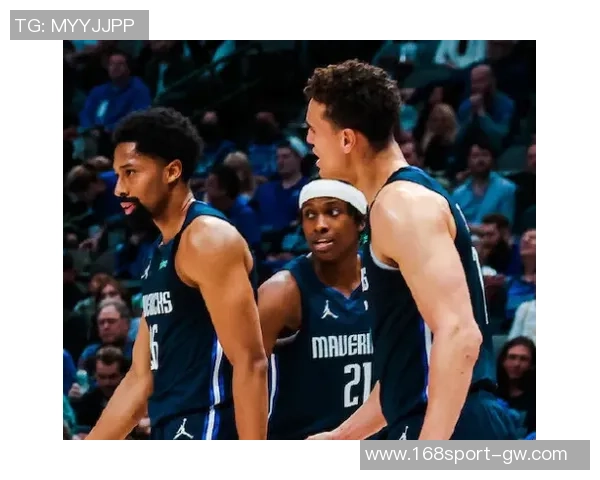 贝弗利认为快船应保留鲍威尔和米尔斯比尔更适合替补角色 贝弗利认为快船应保留鲍威尔和米尔斯比尔更适合替补角色