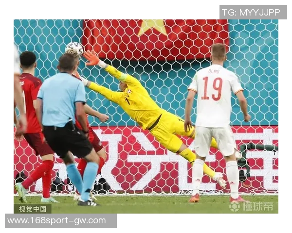 门将之争:索默单手扑救失误迈尼昂成功迷惑恰20引发热议 门将之争:索默单手扑救失误迈尼昂成功迷惑恰20引发热议